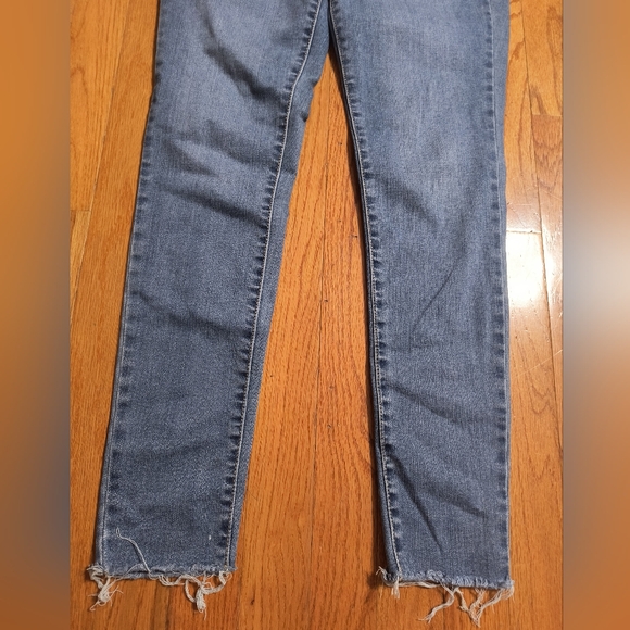 Jessica Simpson Kiss Me Super Skinny jeans, size 28w by 27.5L - Picture 2 of 15